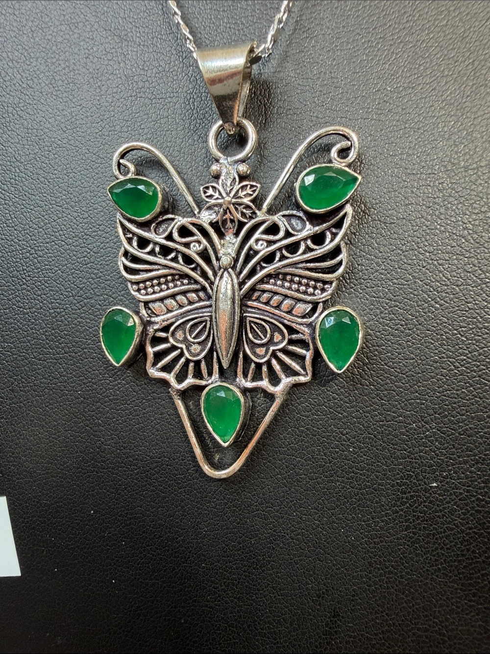 Silver 925 plated Butterfly Pendant Necklace with Green Glass A4